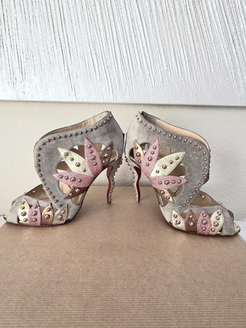 Christian Louboutin Suede Studded Peep Toe Ankle Booties Heel EU 39 / Fit US 8.5 - Picture 6 of 12